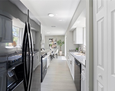 11448 N 68th St Street N - Photo Thumbnail 13