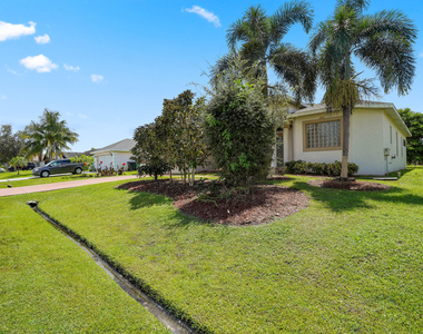 1092 Sw Majorca Avenue - Photo Thumbnail 2