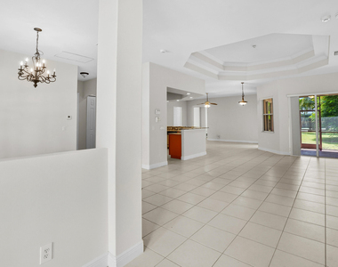 1092 Sw Majorca Avenue - Photo Thumbnail 9