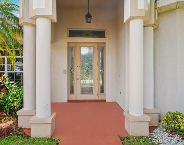 1092 Sw Majorca Avenue - Photo Thumbnail 8