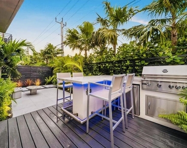 1058 N Victoria Park Road N - Photo Thumbnail 21