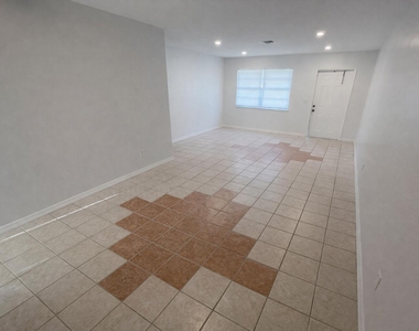 5010 Killarney Avenue - Photo Thumbnail 5