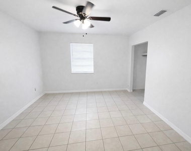 5010 Killarney Avenue - Photo Thumbnail 2