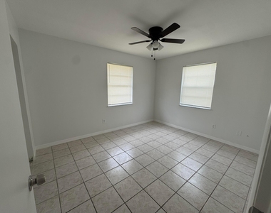 5010 Killarney Avenue - Photo Thumbnail 7