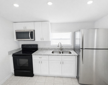 5010 Killarney Avenue - Photo Thumbnail 3
