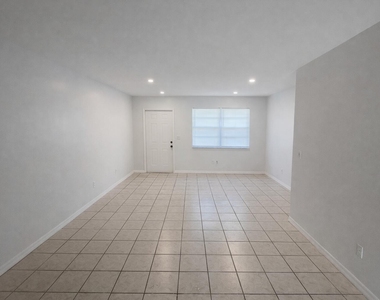 5010 Killarney Avenue - Photo Thumbnail 4