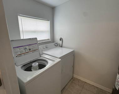 5010 Killarney Avenue - Photo Thumbnail 6