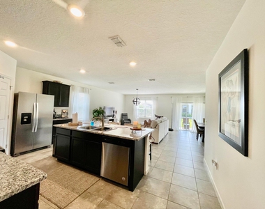 10574 Sw Cambria Lane - Photo Thumbnail 8