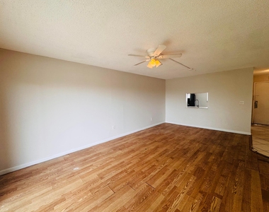 2800 Nw 56th Avenue - Photo Thumbnail 2