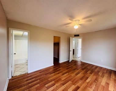 2800 Nw 56th Avenue - Photo Thumbnail 12