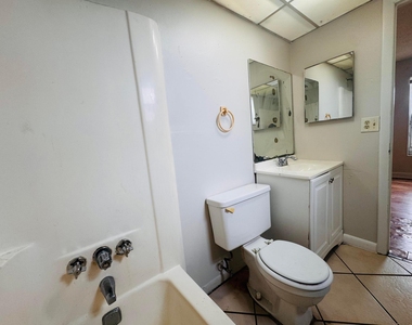 2800 Nw 56th Avenue - Photo Thumbnail 10