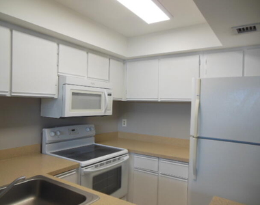738 Executive Center Drive - Photo Thumbnail 5