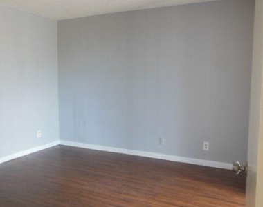 738 Executive Center Drive - Photo Thumbnail 12