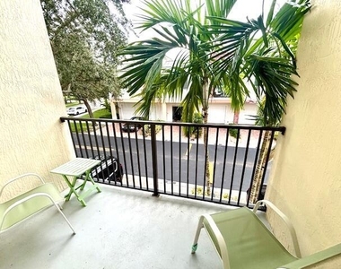 10520 Sw Stephanie Way - Photo Thumbnail 8