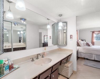 4191 Nw 41st Street - Photo Thumbnail 12
