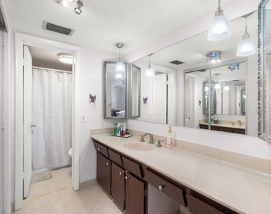 4191 Nw 41st Street - Photo Thumbnail 11
