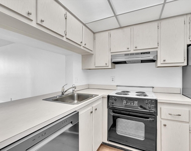 9470 Poinciana Place - Photo Thumbnail 13