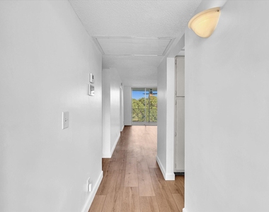 9470 Poinciana Place - Photo Thumbnail 11