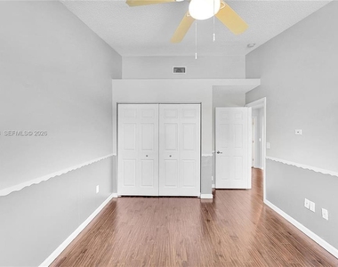 9840 Nw 19th Place - Photo Thumbnail 9