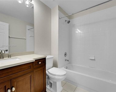 9840 Nw 19th Place - Photo Thumbnail 11