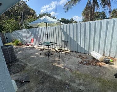 1869 Windsor Drive - Photo Thumbnail 8