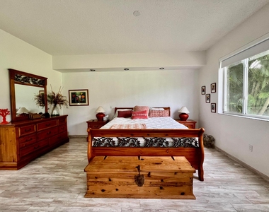 2431 Nw 59th Street - Photo Thumbnail 11