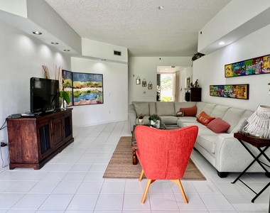 2431 Nw 59th Street - Photo Thumbnail 2