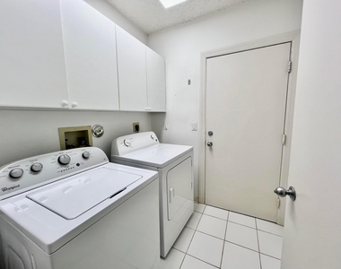 2431 Nw 59th Street - Photo Thumbnail 21