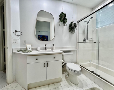 2431 Nw 59th Street - Photo Thumbnail 20
