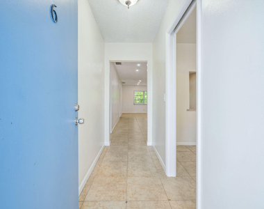308 Southwind Court - Photo Thumbnail 3