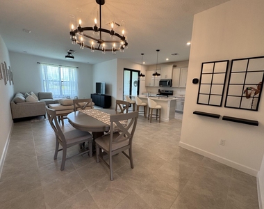 14083 Sw Thorens Drive - Photo Thumbnail 2