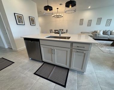 14083 Sw Thorens Drive - Photo Thumbnail 6