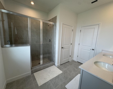 14083 Sw Thorens Drive - Photo Thumbnail 17