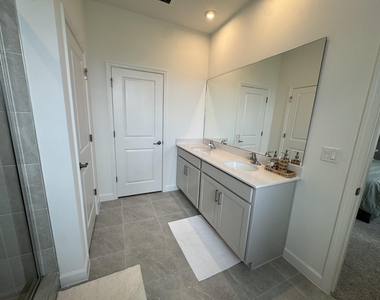 14083 Sw Thorens Drive - Photo Thumbnail 16