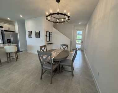14083 Sw Thorens Drive - Photo Thumbnail 3