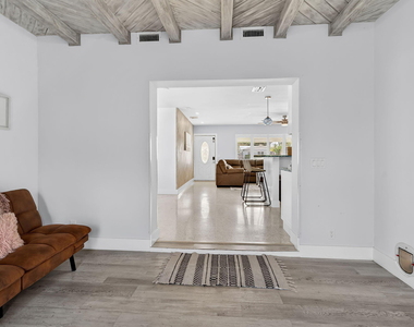 1123 Se 2nd Avenue - Photo Thumbnail 17