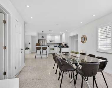 1123 Se 2nd Avenue - Photo Thumbnail 10