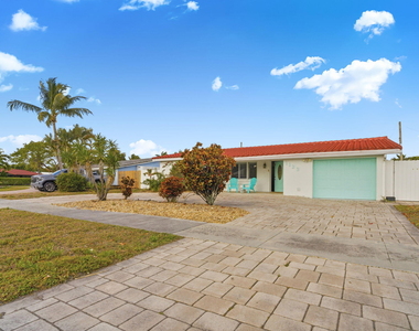 1123 Se 2nd Avenue - Photo Thumbnail 1
