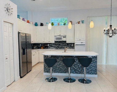 4285 Nw 62nd Road - Photo Thumbnail 4