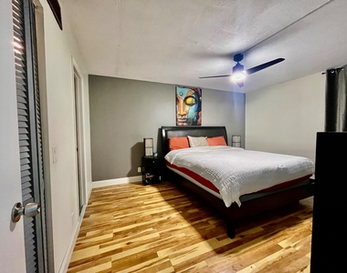 113 Lake Emerald Drive - Photo Thumbnail 4