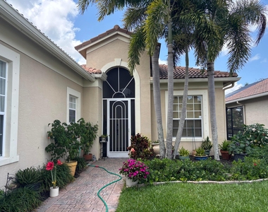 6532 Se Broadmoor Lane - Photo Thumbnail 2