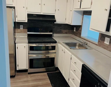 6301 N University Drive - Photo Thumbnail 1