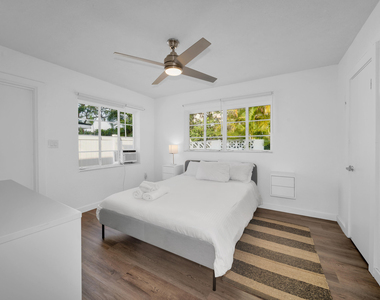 2307 N Ocean Boulevard - Photo Thumbnail 3