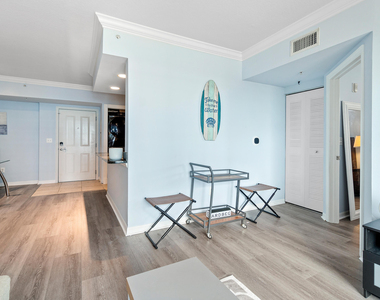 600 S Dixie Highway - Photo Thumbnail 4
