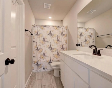 11652 Sw 12th Street - Photo Thumbnail 7