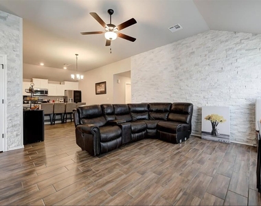 11652 Sw 12th Street - Photo Thumbnail 3