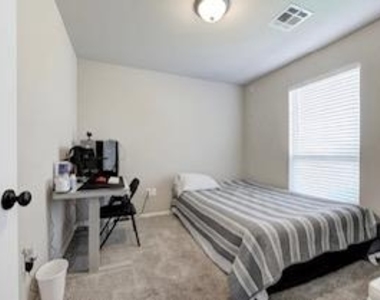 11652 Sw 12th Street - Photo Thumbnail 6
