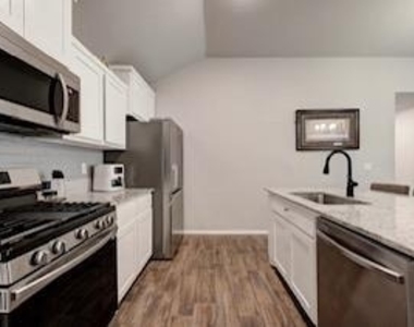 11652 Sw 12th Street - Photo Thumbnail 2