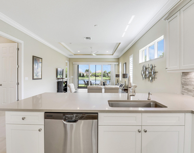20037 Sw Caserta Way - Photo Thumbnail 15