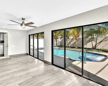 541 Ne 18th Street - Photo Thumbnail 15